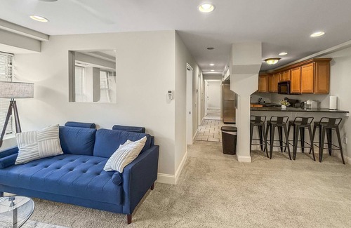 Old City Apartment | Stylish 3BR Retreat | Near Independence Hall