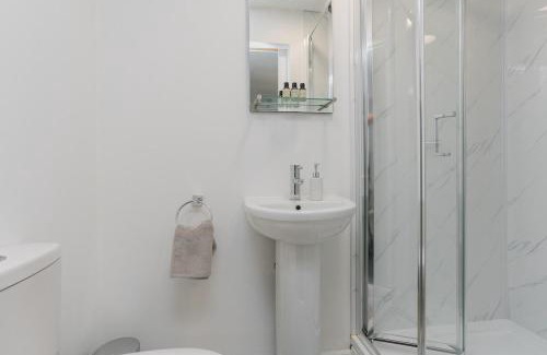 Southampton City Centre House | Stylish 4 bed, 4 En-suite in City Centre, Parking