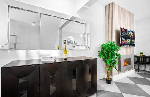 Birmingham House | Stylish 4 Bedroom Townhouse - Edgbaston - Near Birmingham City Centre - Sleeps 8 - Parking - 578P
