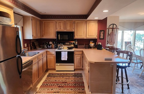 Ellicottville House | Stylish 4 Bedroom Chalet @ Holimont