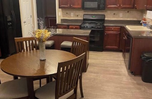 Snellville House | Stylish 4BD/2.5BTH home in METRO ATLANTA