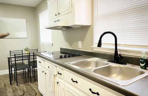 East Memphis House | Stylish 4BR Home Large Backyard Prime Location