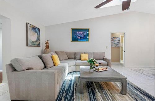 Clearwater House | Stylish 4BR Retreat with Pool - Comfort & Serenity