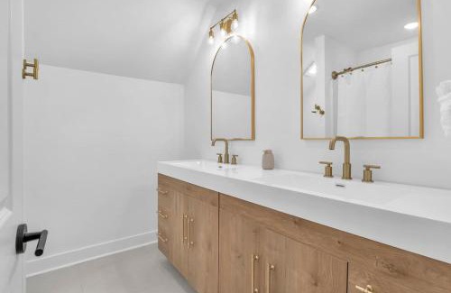 Myrtle Beach House | Stylish 4BR Walk to the Beach