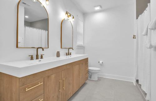 Myrtle Beach House | Stylish 4BR Walk to the Beach