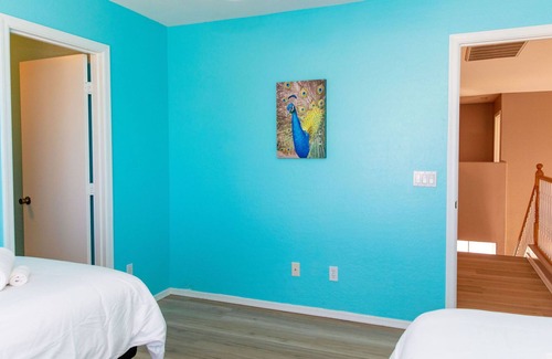 Tamaron Villa | Stylish 5 Bedroom 3 Bath Getaway with Full Kitchen