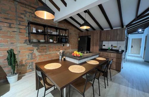 El Poblado Apartment | Stylish 5-BR Apartment in Medellín's Trendiest Spot, Walk Everywhere!