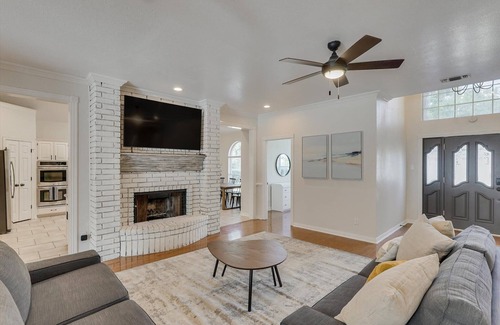 North Richland Hills House | Stylish 5-Bedroom Home w Pool & Modern Amenities