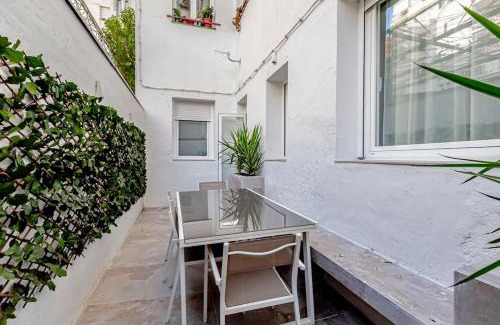 Gaztambide Apartment | Stylish 5BR Flat with terrace