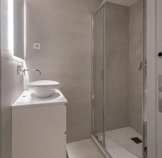 Gaztambide Apartment | Stylish 5BR Flat with terrace