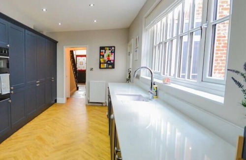 Saltburn-by-the-Sea House | Stylish and Comfortable 5 Bedroom Victorian Beach House in Saltburn By The Sea