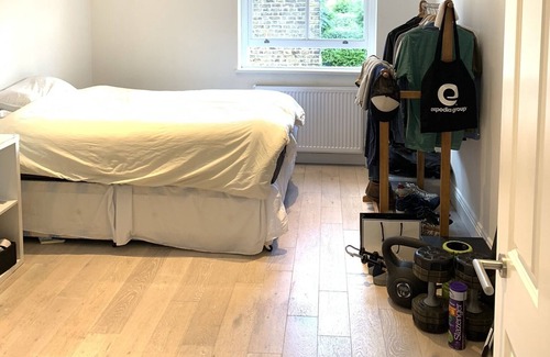 Munster Apartment | Stylish and bright 1 bedroom flat in Fulham