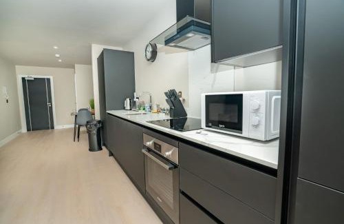 Bloxwich Apartment | Stylish and Bright 2 Bed Apartment in Birmingham
