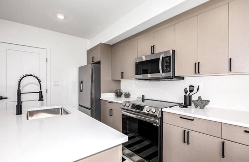 Petworth Bed & Breakfast | Stylish and Bright 2BR Unit in DC