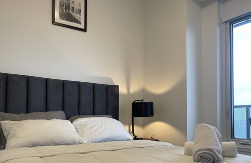 Cabbagetown Condo | Stylish and centrally located condo -15 min from downtown