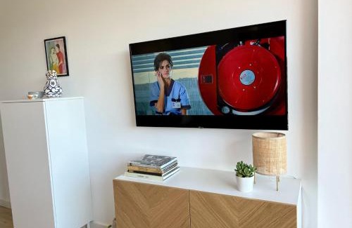 Torremolinos Apartment | Stylish and comfortable one bedroom with sea view