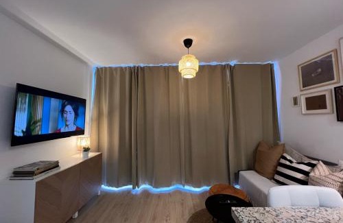 Torremolinos Apartment | Stylish and comfortable one bedroom with sea view