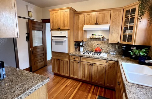 Speer House | Stylish and Comfortable Home in the heart of Denver