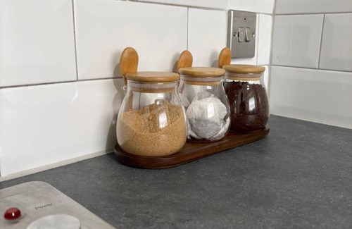 Canning Town North Apartment | Stylish and Cosy 1 bed Apartment East London