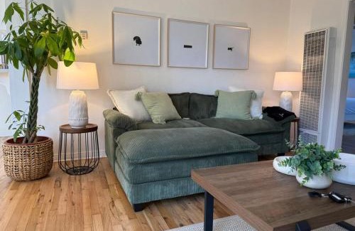 Los Angeles Apartment | Stylish and Cozy 2BR 1BA Getaway Near LAX - LMU - SoFi - Beaches