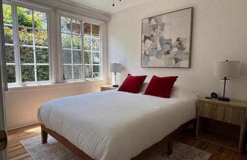 Los Angeles Apartment | Stylish and Cozy 2BR 1BA Getaway Near LAX - LMU - SoFi - Beaches