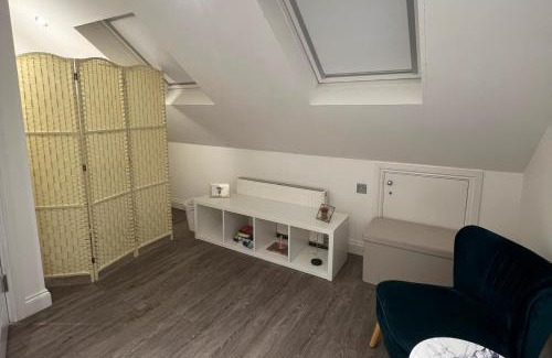 Edgware Apartment | Stylish and Cozy flat in London