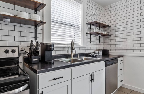 Clifton Heights House | ☆Stylish and Cozy☆Central Location ☆Near Downtown☆