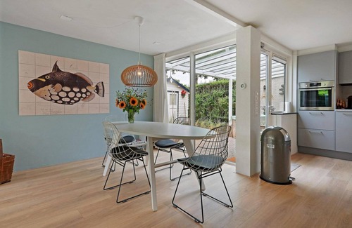Ouddorp House | Stylish and modern bungalow within walking distance (1.5 km) from the beach.
