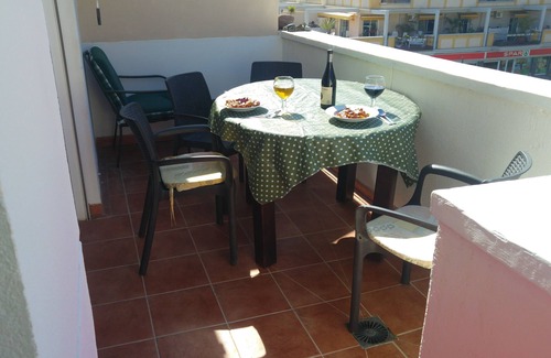 Lomo Quiebre Apartment | Stylish apartment & large private roof terrace, in the heart of Puerto de Mogan