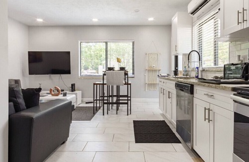 Flagler Village Apartment | #Stylish Apartment Downtown Fort Lauderdale Ideal for Long Stays!