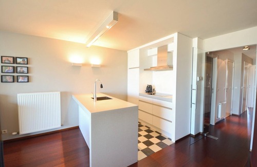 Oostduinkerke-Bad Apartment | Stylish apartment with balcony, sea views
