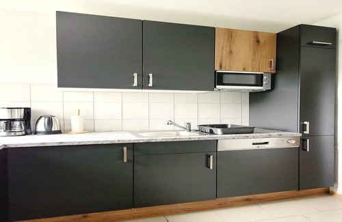 Heppens Apartment | Stylish Apartment with Balcony