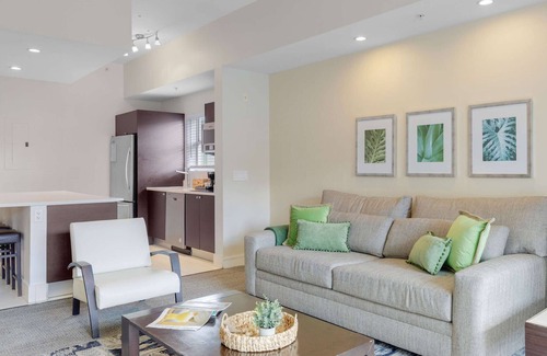 Doral Apartment | Stylish Apartment 1BR - 2BTH