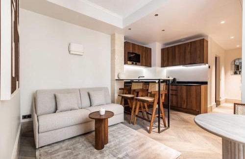 Quartier de la Place-Vendome Apartment | Stylish Apartment - 1BR-4P - Vendôme Square