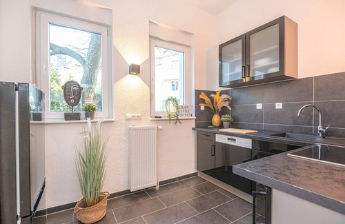 Holsterhausen Apartment | Stylish Apartment/5 Minutes to the Trade Fair & City Center