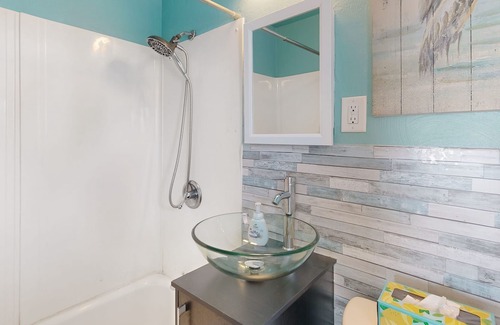 Mishawaka Apartment | Stylish apartment close to universities, dining, and attractions