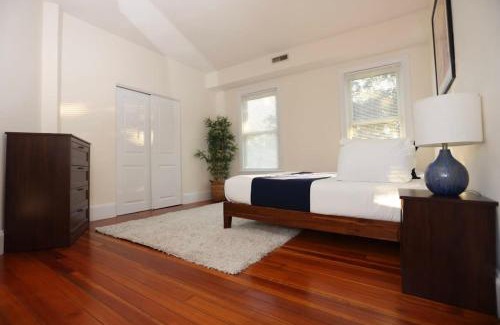 Medford Apartment | Stylish Apartment in Malden 20 Min from Boston #2