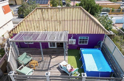 Nieuw Nederland Apartment | Stylish apartment with private rooftop pool in Pietermaai