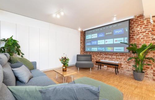 Weissensee Apartment | Stylish Apartment With Home Cinema, 2-min Tram