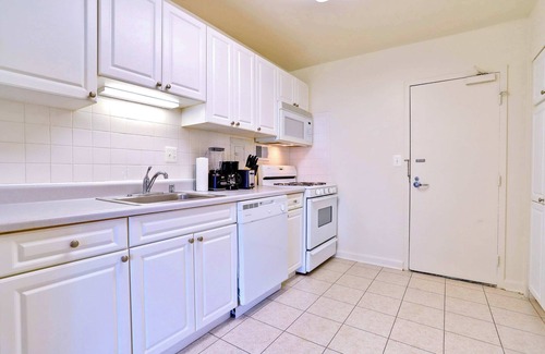 Aurora Highlands Apartment | Stylish Apt - Gym & Business Close to DC