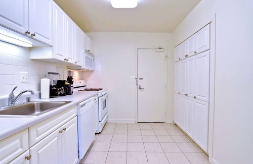 Aurora Highlands Apartment | Stylish Apt - Gym & Business Close to DC
