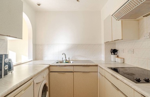 Island Gardens Apartment | Stylish Apt in Canary Wharf - Perfect For Business