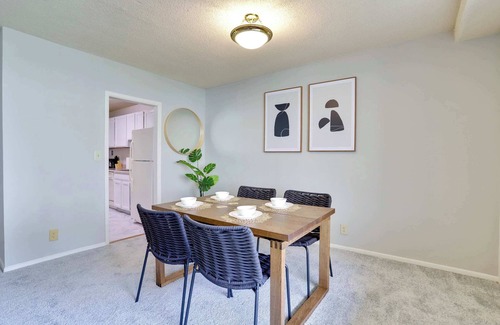 Crystal City Apartment | Stylish Apt Near Metro w Gym - Close to DC