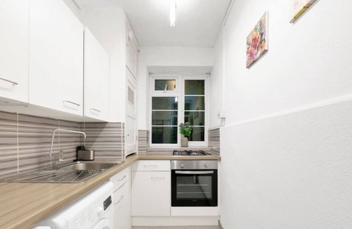 Mildmay Apartment | Stylish Apt w Kingsize Bed near Arsenal FC Stadium