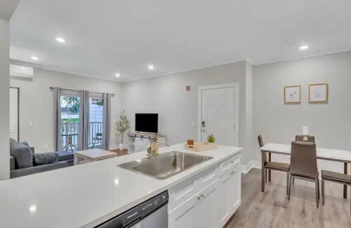 Port Wentworth House | Stylish Apt w/Pool, Gym, & More!