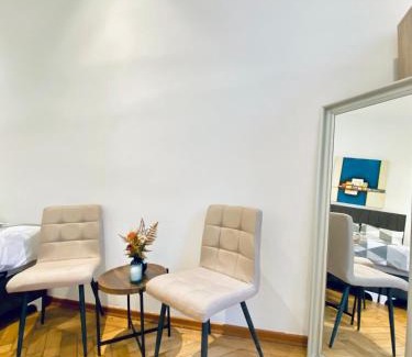 Schottenfeld Apartment | Stylish