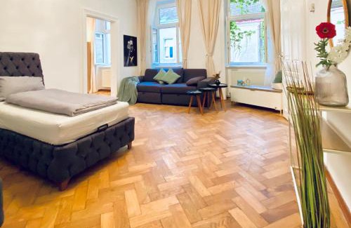 Schottenfeld Apartment | Stylish