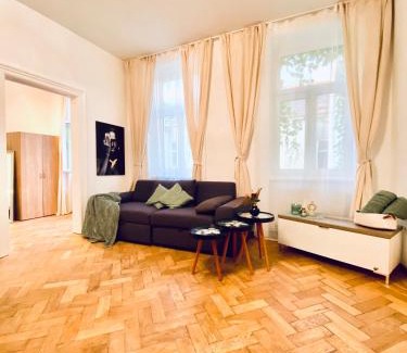 Schottenfeld Apartment | Stylish