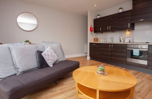 City Centre Glasgow Apartment | Stylish Balcony Apartment in Glasgow