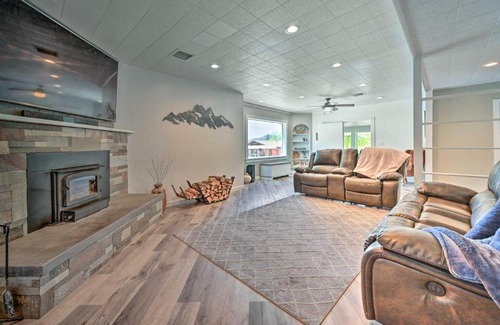 Williams House | Stylish Basecamp 6850 Near Downtown Williams!